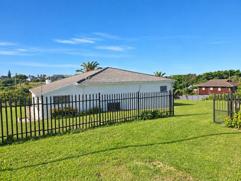 4 Bedroom Property for Sale in C Place Eastern Cape